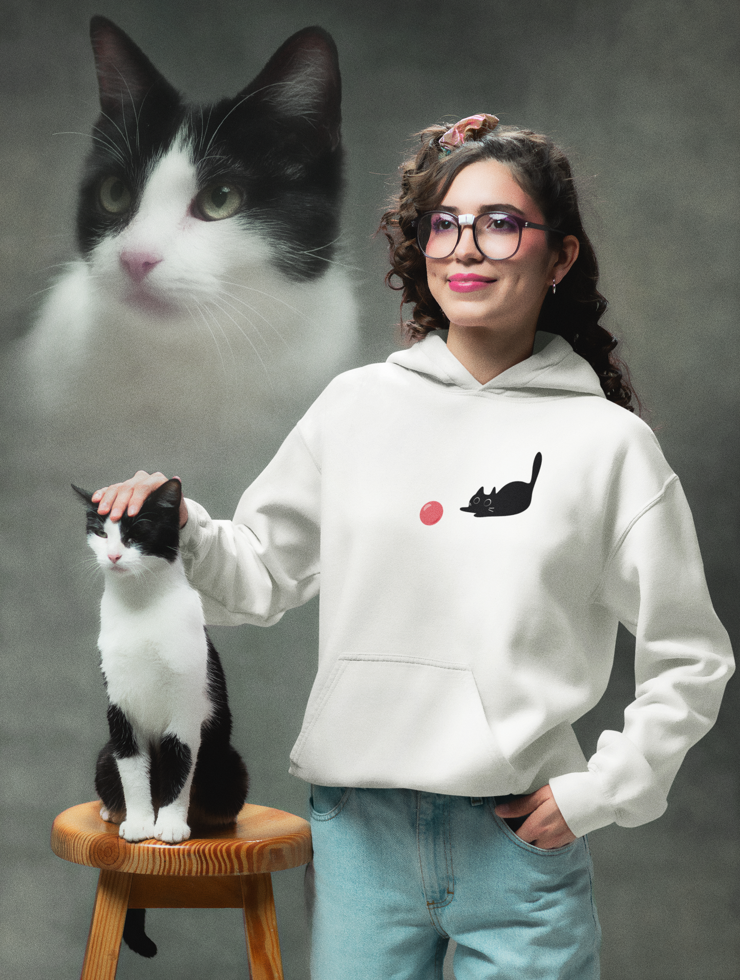 Curious Cat and the Red Ball / Unisex Hoodie